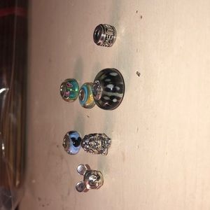 7 Pandora charms